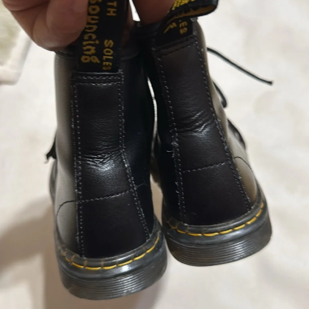 Dr. Martens Zavala J Youth Girls - Picture 9 of 11